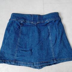 デニムのショートパンツの画像