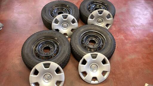 【値下げ】ハイエースBS冬タイヤ鉄ホイールセット中古４本残溝9-10mm