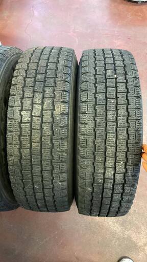 【値下げ】ハイエースBS冬タイヤ鉄ホイールセット中古４本残溝9-10mm