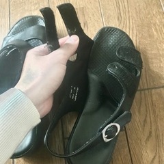 お譲り先決定！ナースシューズ　サンダル　黒の画像
