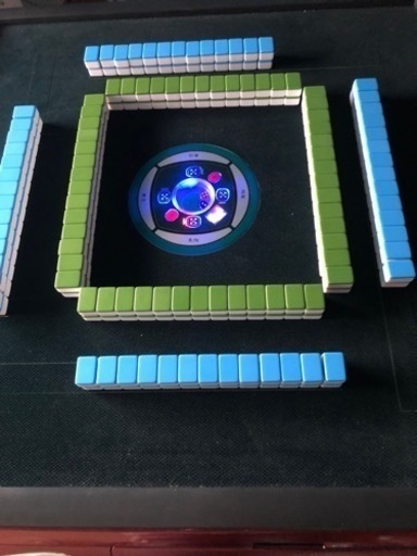 (お取引中)✨美品✨キャスター付き！折りたたみ式全自動雀卓(日曜取引限定40000円)