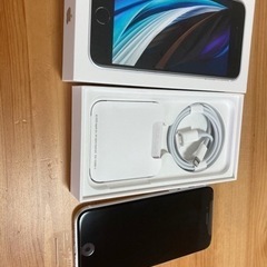 新品未使用iPhone SEの画像