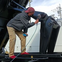 大型トラックやトレーラーの塗装の仕事ですの画像