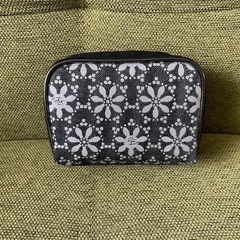 ✳︎値下げしました✳︎【新品】PIERRE BALMAIN ポーチ＆タオルハンカチの画像