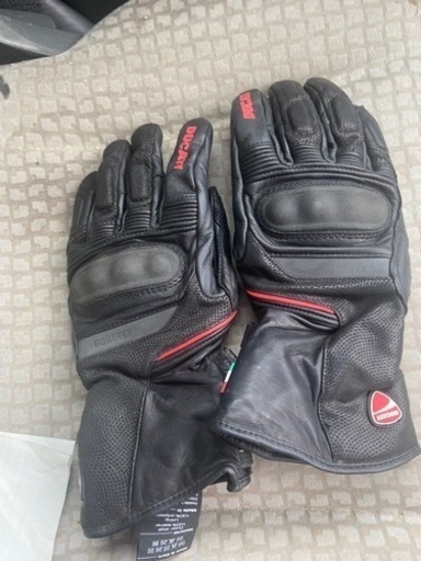 DUCATI 手袋プロテクター