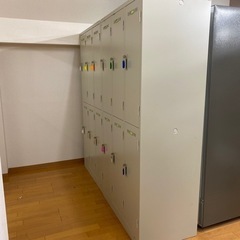 【無料】鍵付きロッカー２段６列