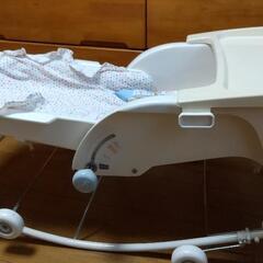 【コンビ　combi】ハイローチェア・ラック・ベッド（手動）の画像