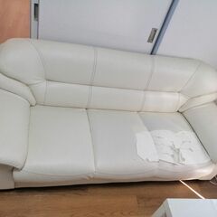 白いソファー　熊谷市限定無料配達