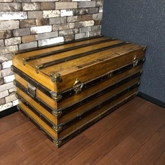 ビンテージの船舶トランク　ローテーブル