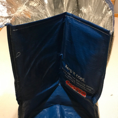 1,900円を1,100円に40%OFFしました！年末の買い物に１そこそこ珍しい、コストコオリジナル旧型クーラーバッグ売りますの画像