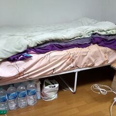 無料ベッドのフレームの画像