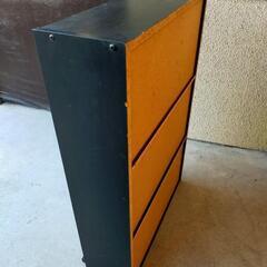 【引き取り決定】ビデオテープに合う棚の画像