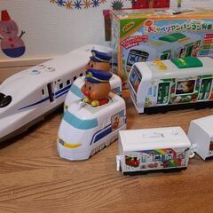 アンパンマン列車　　アンパンマン新幹線　