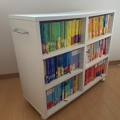 キャスター付き本棚　押し入れなどに