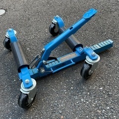 バイクドーリー、ゴージャッキ