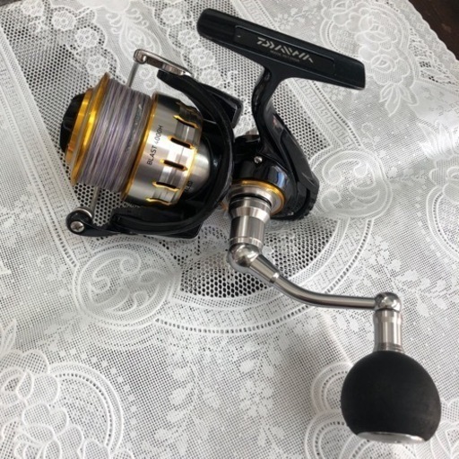 オススメ‼︎   釣り糸　リール　趣味　コレクション　BLAST 4000H   早いもの勝ち