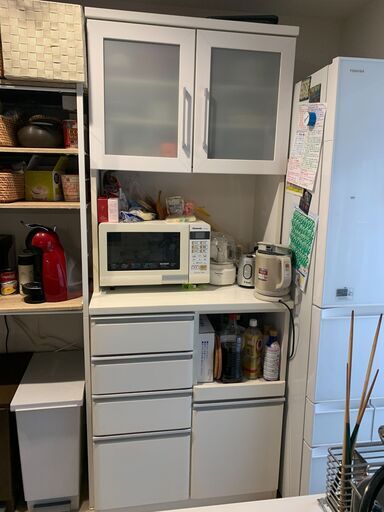 【ニトリ】白い食器棚