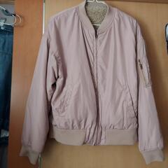 ピンクのリバーシブルブルゾンearth music & ecology