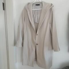 ユニクロ  フードロングコートの画像