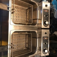 卓上電気フライヤーの画像