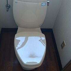 アパート「丘の家」　ペット可(条件アリ)、家電の無料貸し出しあります。部屋は２室を一括使用で１０．５畳と広々し、自由にアレンジ可。バストイレ別。使い方次第で脱衣スペースも。静かな住宅地にあります。。 - 不動産