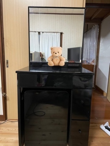 黒のドレッサー　早い者勝ち‼︎