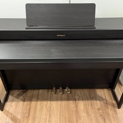値下げしました。2019年製　電子ピアノ　ローランドHP702