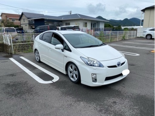 30 プリウス  前期　S LEDエディション