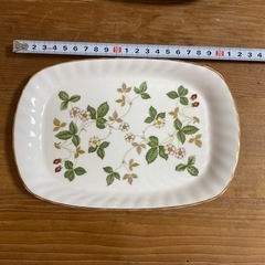 WEDGWOOD ワイルドストロベリー　長方形のお皿2枚セットの画像