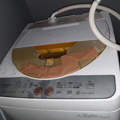 蓋に難あり　洗濯機4、5kg　差し上げます  0円