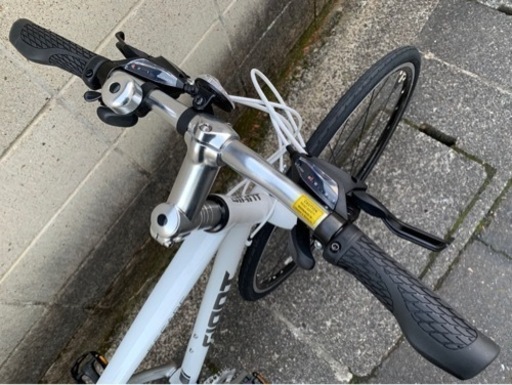 【クロスバイクSALE】71500→60000円　新車エスケープR3W❗️ジャイアント製　若林自転車　膳所