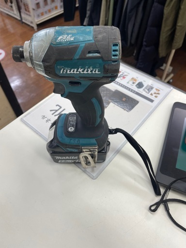 マキタ　インパクトドライバー　TD148D 充電池【5.0ah 18V 】付