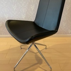 おしゃれなレザーチェア【お引取り限定】