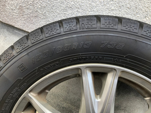 【引取先決まりました】スタッドレスタイヤ