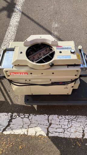 【中古】【動作OK】【店頭引取限定】MAKITA　マキタ　オートリターン超仕上カンナ　LP1812C　4180円（税込）