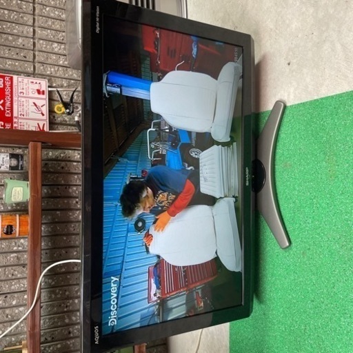 シャープ　32インチ　液晶