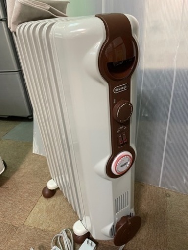 DELONGHI オイルヒーター　JR0812-B カバー付き