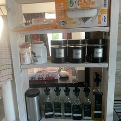 手作りスパイスラックの画像