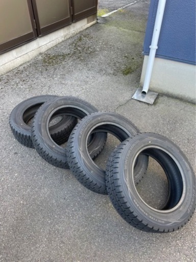 ダンロップスタッドレスタイヤ 185/65/15 4本セット！