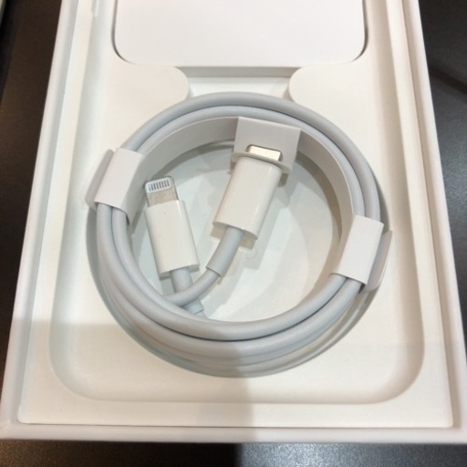 【新品未使用】iPhoneSE第2世代 64GB SIMロック解除済