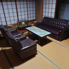 ソファー×３、テーブル１