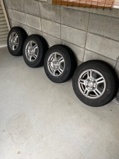 12インチ・アルミホイール付スタッドレスタイヤ4本セット