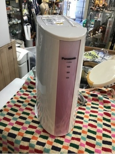 除湿乾燥機　デシカント方式　Panasonic  2010年製　7〜14畳　タンク2Ｌ　中古品