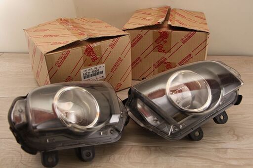 トヨタ クラウンアスリート フォグランプ 左右 (A410arxY)