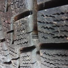 スタッドレスタイヤ4本セット ST30 205/55R16の画像