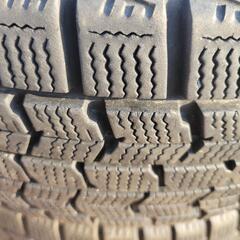 スタッドレスタイヤ　アルミホイール付き　一度のみ使用ですの画像