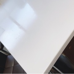 収納付きバーカウンターテーブル・ハイチェア2脚の画像