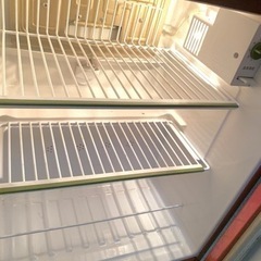 【レトロ】1人用冷蔵庫の画像