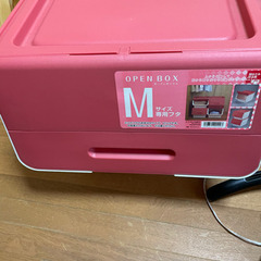 フタ付き収納ハンガー多数