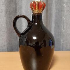 レトロな陶器の酒器・オブジェの画像